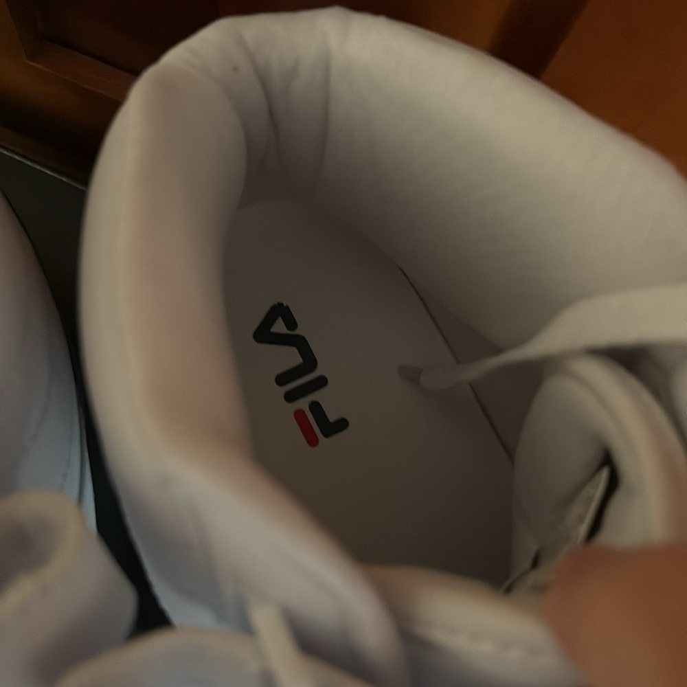 Fila Men's White and Red High-Top Sneakers - Picture 4 of 7